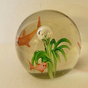 VTG Blown Art Glass Aquarium Paper Weight Fish and Leaves